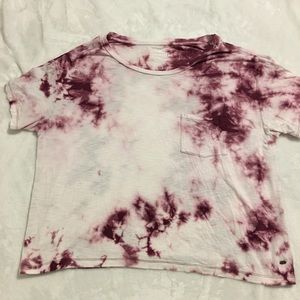 “Soft & sexy” tie-dye tee!! 🌎